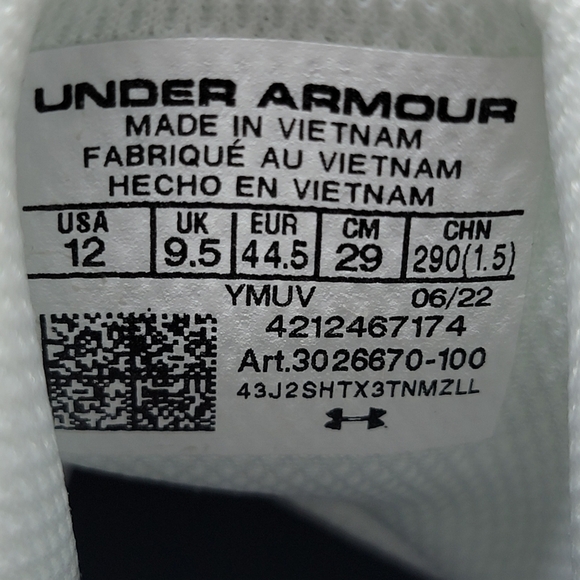 Under Armour Flow Breakthru 3 LE Women's Size 12 Sneakers Shoes 3026670-100 New - Picture 4 of 9